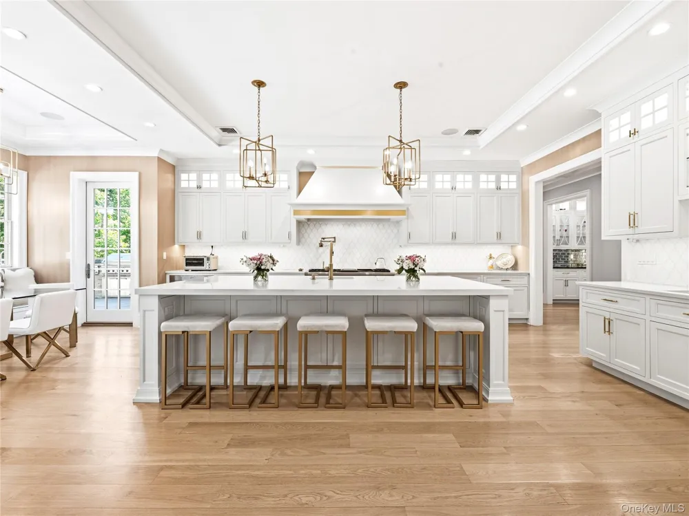 55 Plymouth Road Manhasset, NY 11030