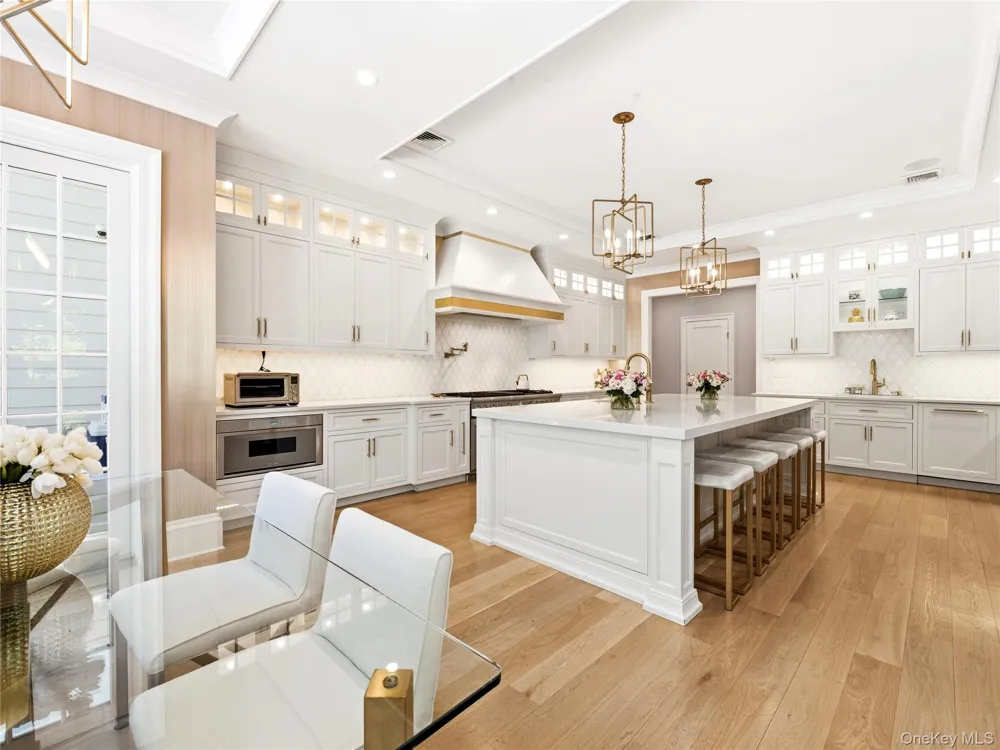 55 Plymouth Road Manhasset, NY 11030
