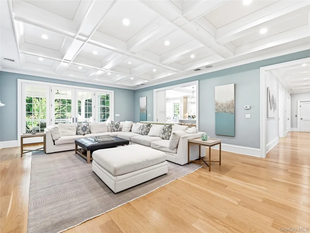 55 Plymouth Road Manhasset, NY 11030
