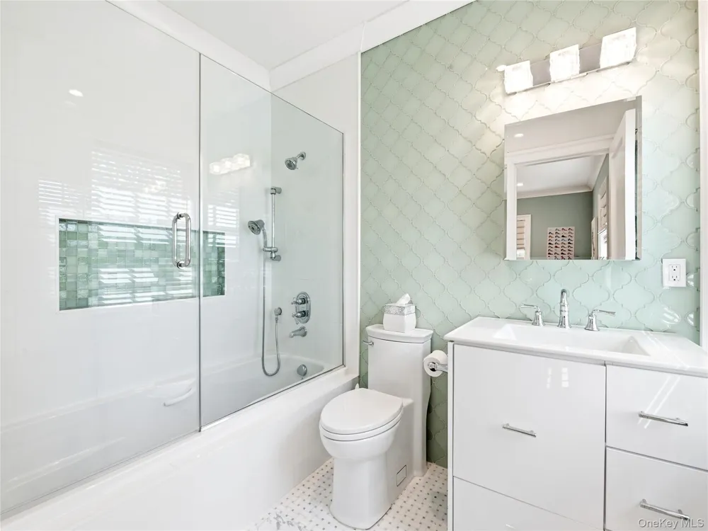 55 Plymouth Road Manhasset, NY 11030