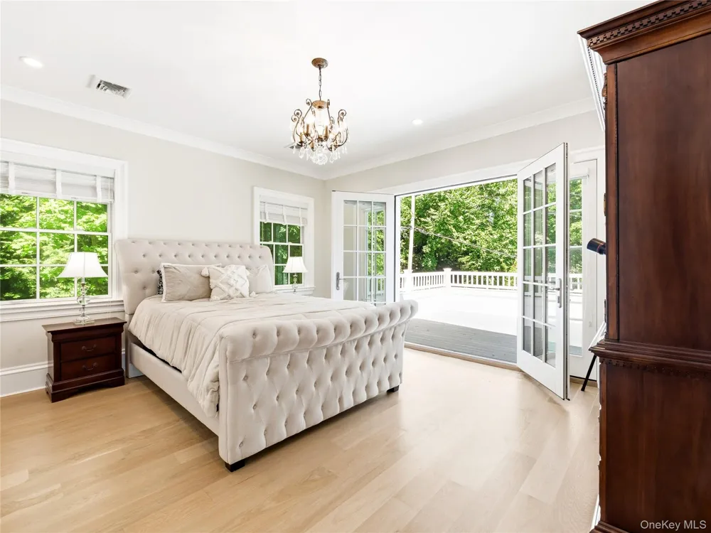 55 Plymouth Road Manhasset, NY 11030