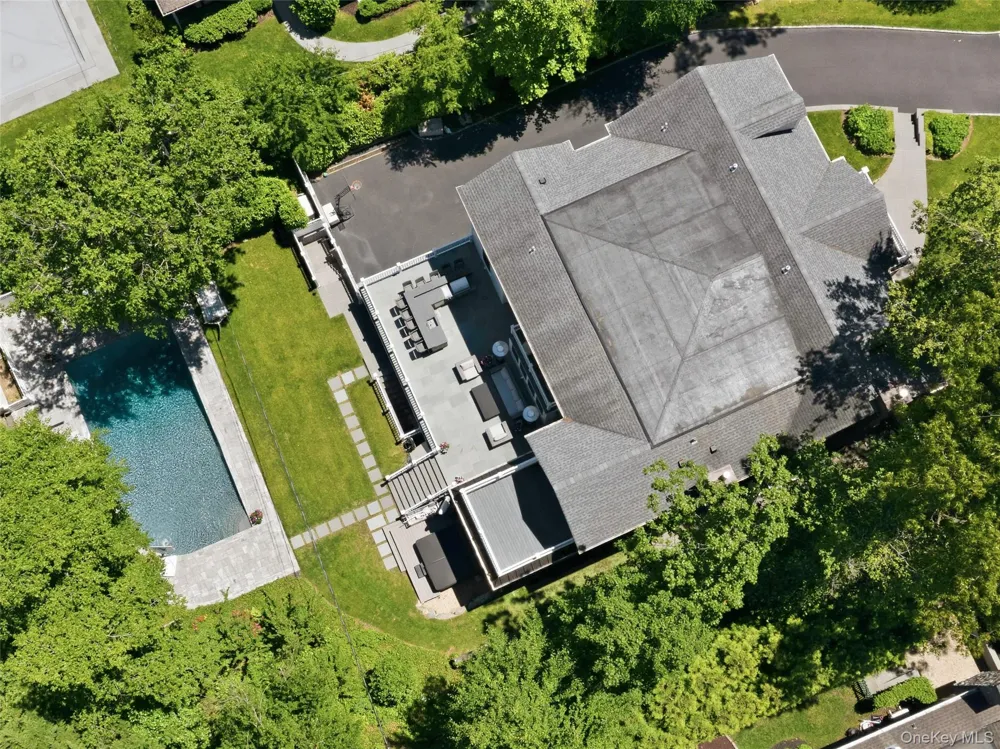 55 Plymouth Road Manhasset, NY 11030