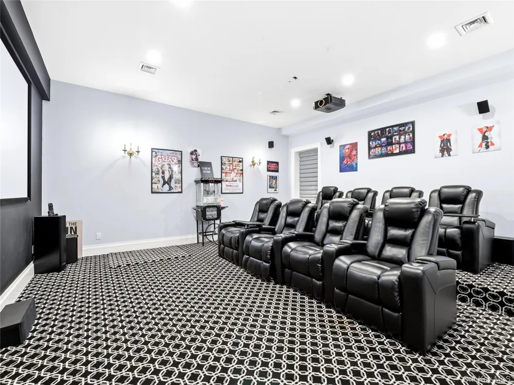 55 Plymouth Road Manhasset, NY 11030