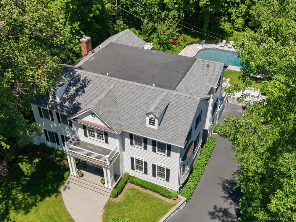 55 Plymouth Road Manhasset, NY 11030