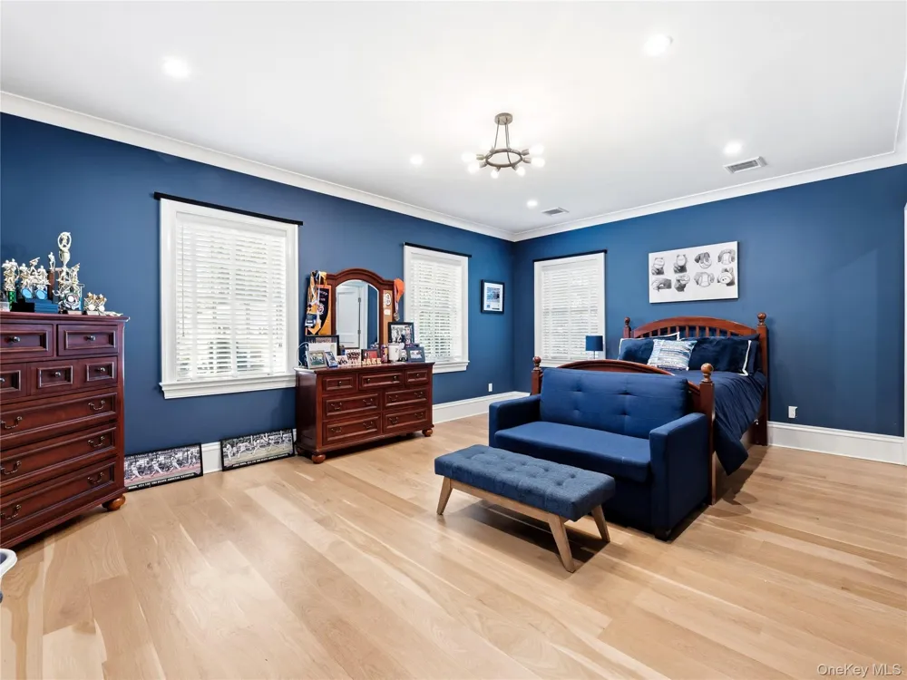 55 Plymouth Road Manhasset, NY 11030
