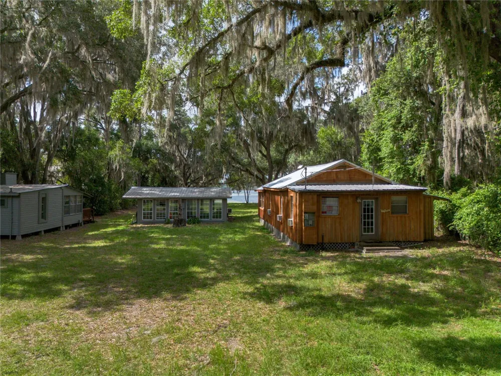 1847 STATE ROAD 20 Hawthorne, FL 32640