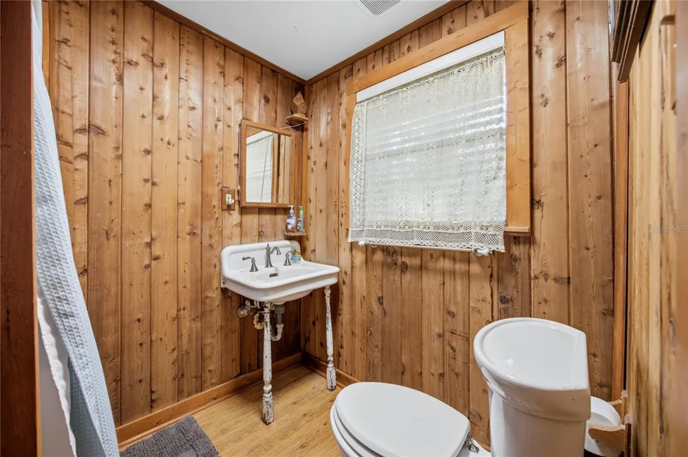 1847 STATE ROAD 20 Hawthorne, FL 32640