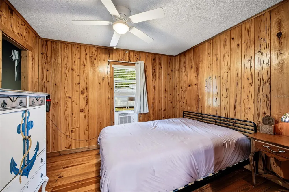 1847 STATE ROAD 20 Hawthorne, FL 32640
