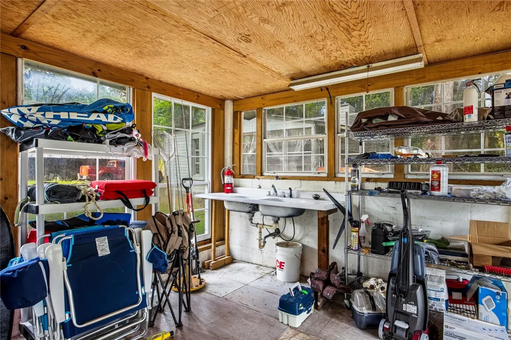 1847 STATE ROAD 20 Hawthorne, FL 32640