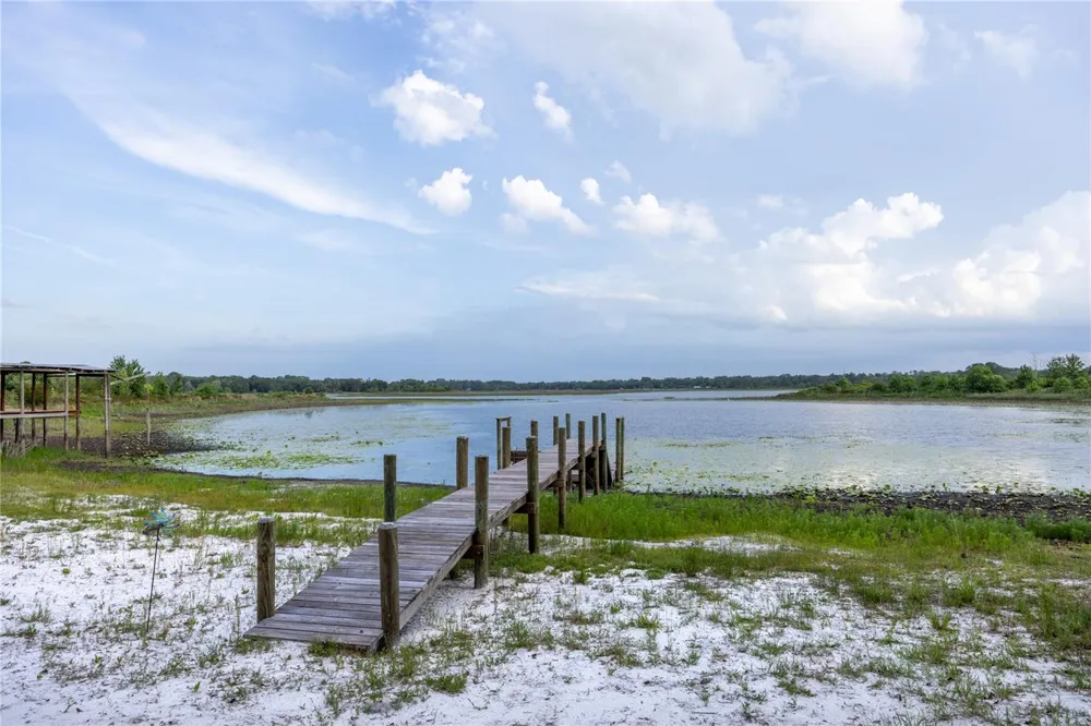 1847 STATE ROAD 20 Hawthorne, FL 32640
