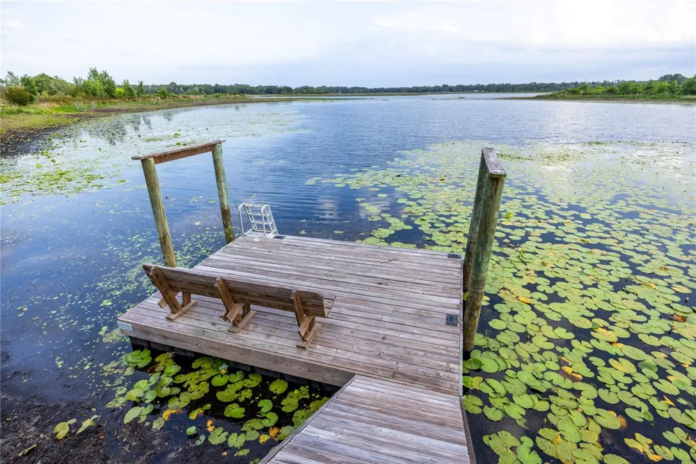 1847 STATE ROAD 20 Hawthorne, FL 32640