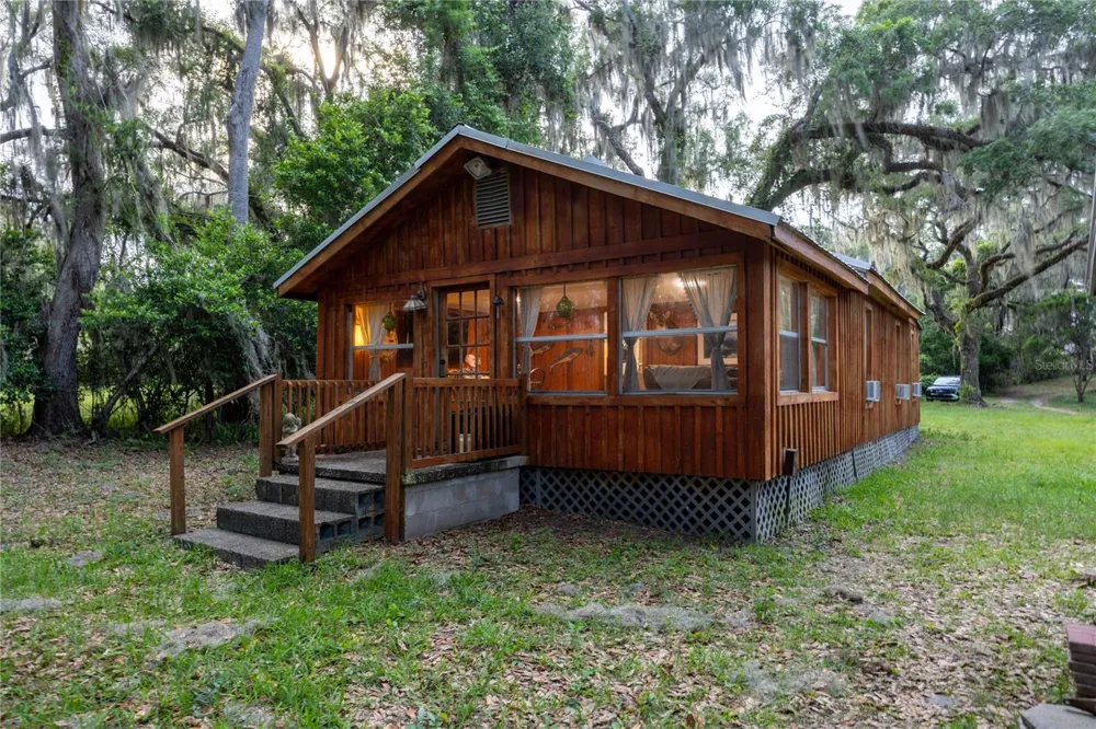 1847 STATE ROAD 20 Hawthorne, FL 32640
