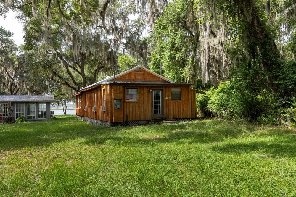 1847 STATE ROAD 20 Hawthorne, FL 32640