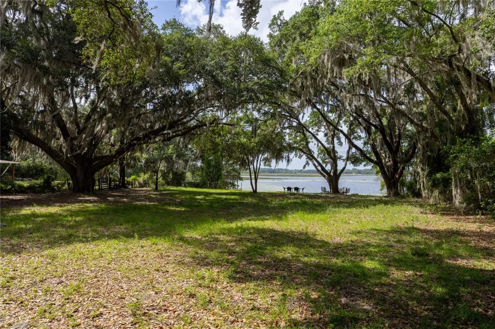1847 STATE ROAD 20 Hawthorne, FL 32640