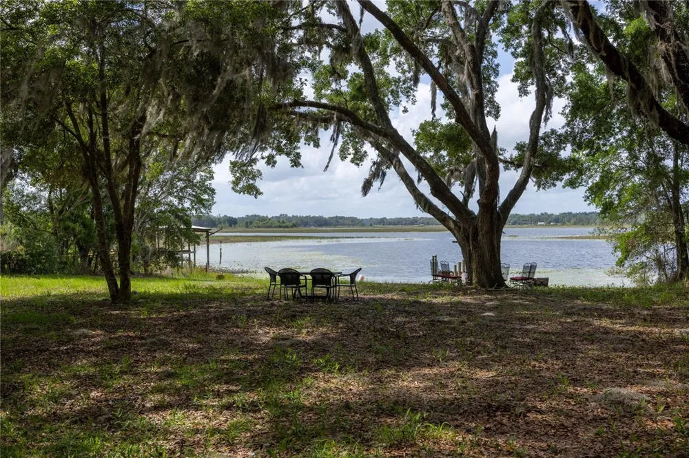 1847 STATE ROAD 20 Hawthorne, FL 32640