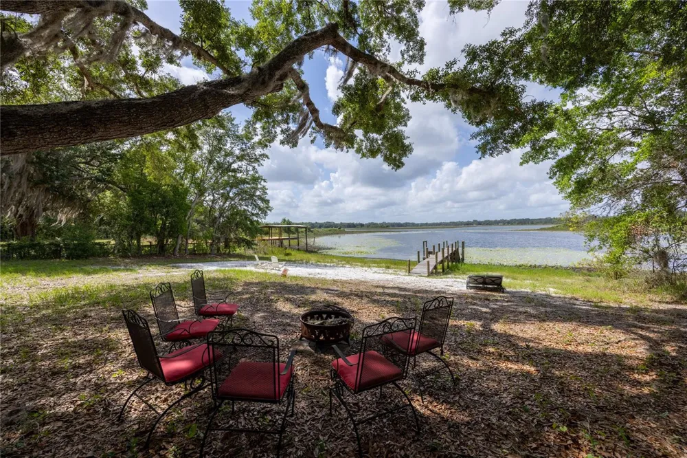 1847 STATE ROAD 20 Hawthorne, FL 32640