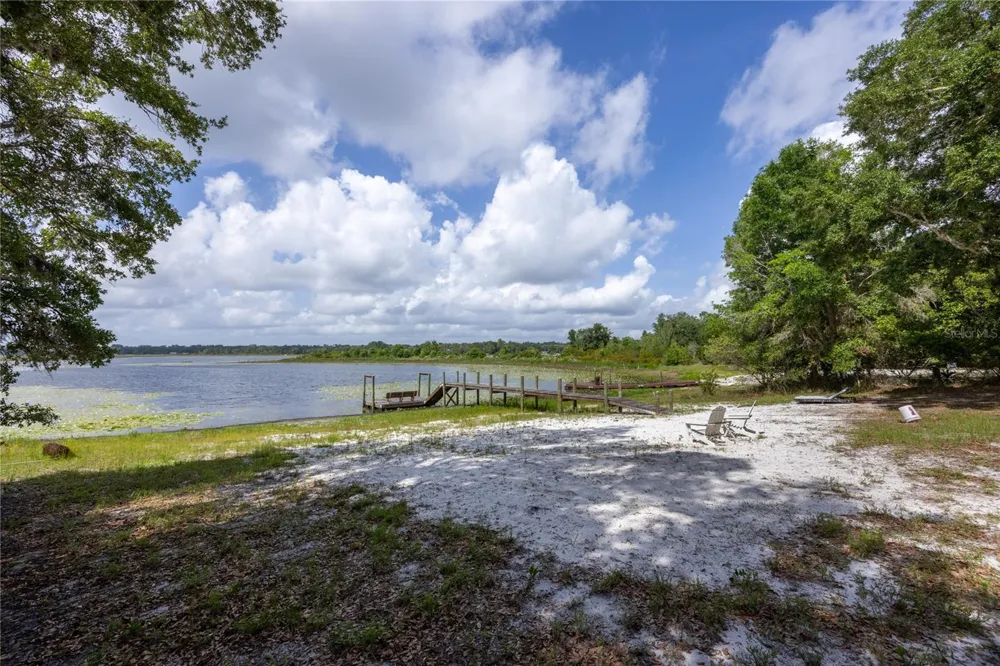 1847 STATE ROAD 20 Hawthorne, FL 32640