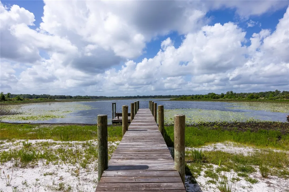 1847 STATE ROAD 20 Hawthorne, FL 32640