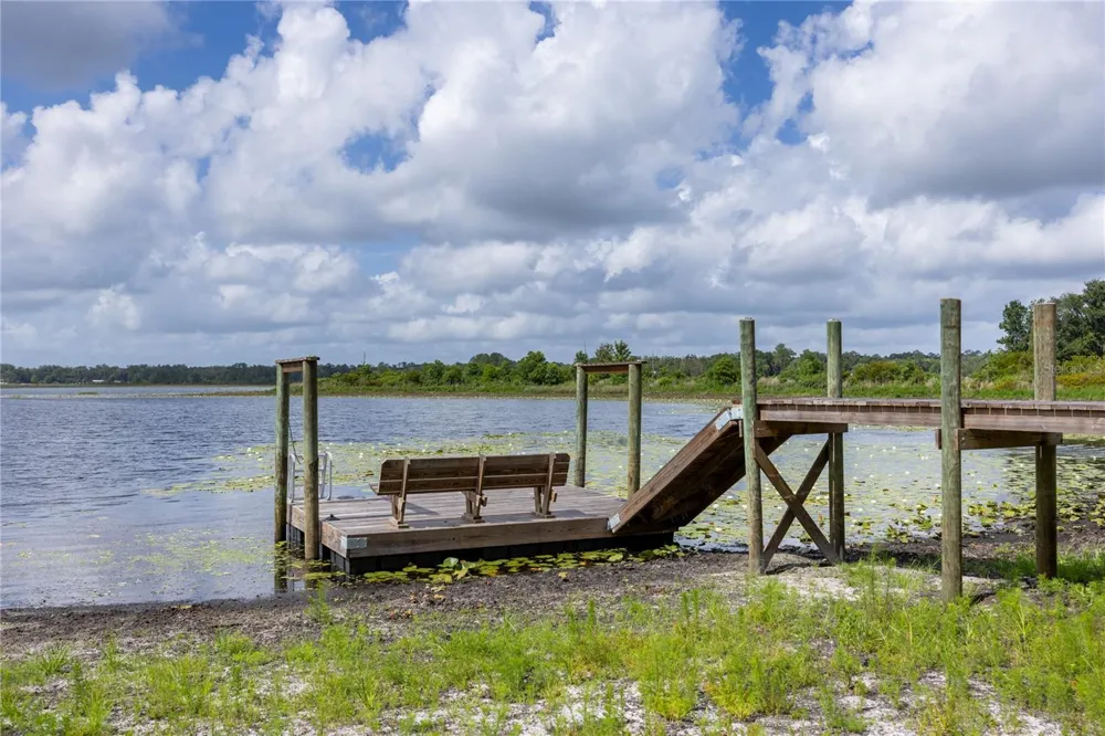 1847 STATE ROAD 20 Hawthorne, FL 32640