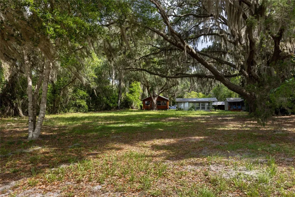 1847 STATE ROAD 20 Hawthorne, FL 32640