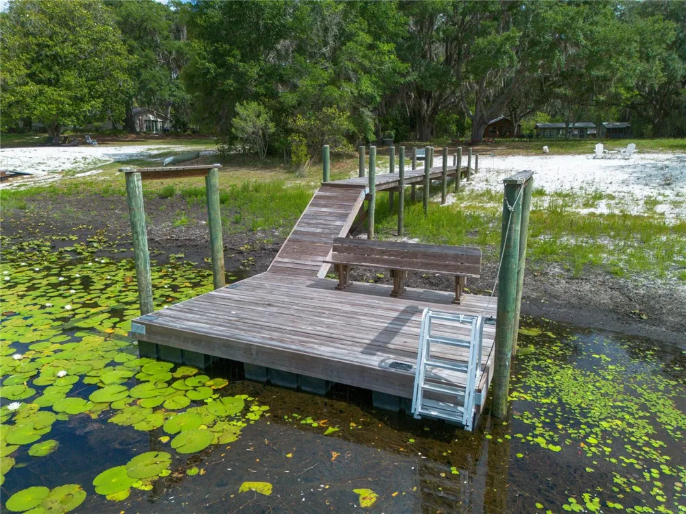 1847 STATE ROAD 20 Hawthorne, FL 32640