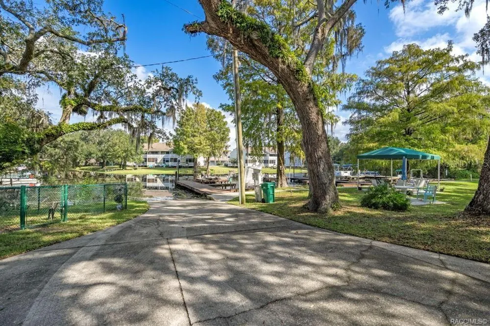 1304 SIESTA TERRACE #1304 Inverness, FL 34450