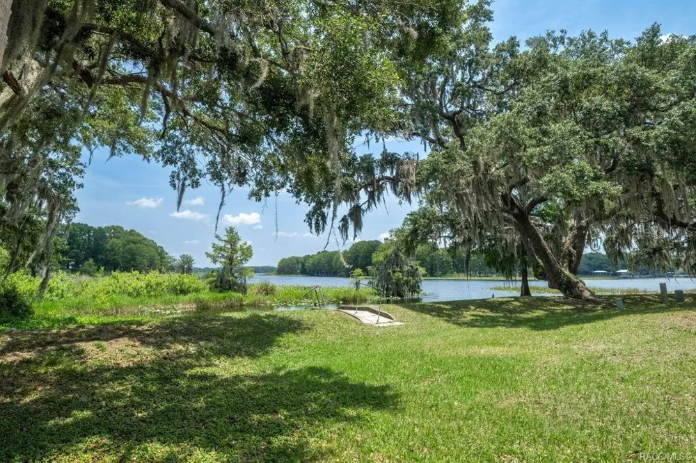 1304 SIESTA TERRACE #1304 Inverness, FL 34450