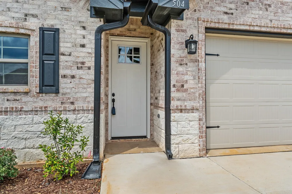 504 Cornerstone Lindale, TX 75771