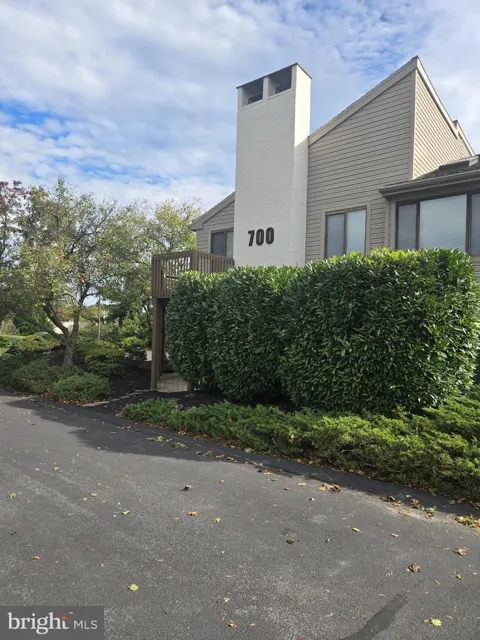 709 PRITCHARD PLACE