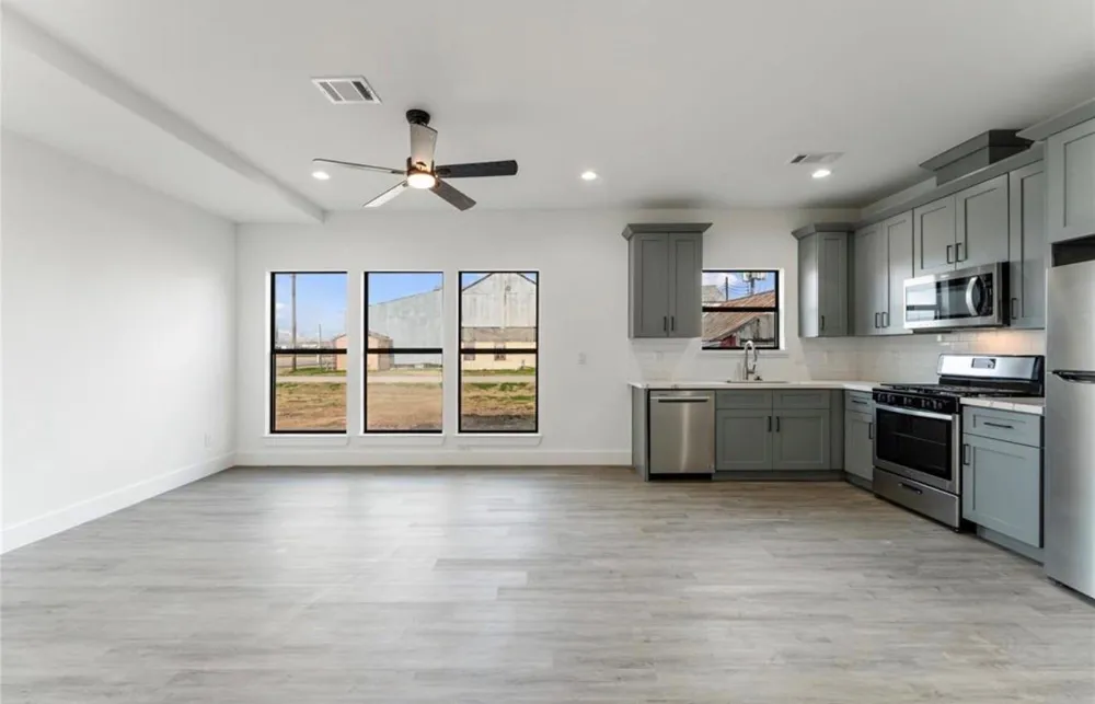 205 S Second Street Beasley, TX 77417