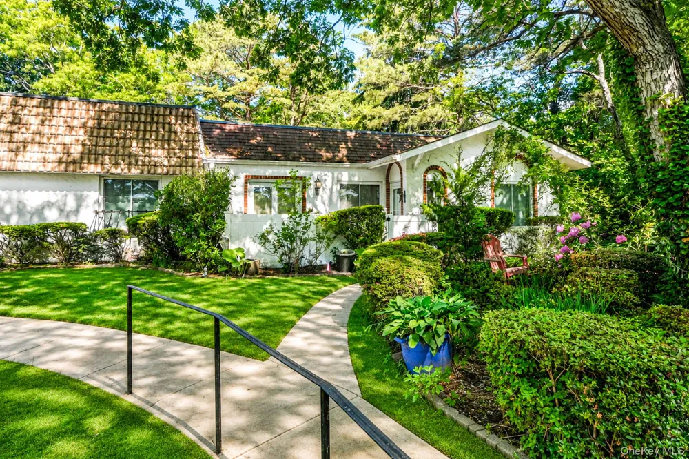 301 Birchwood Road Medford, NY 11763