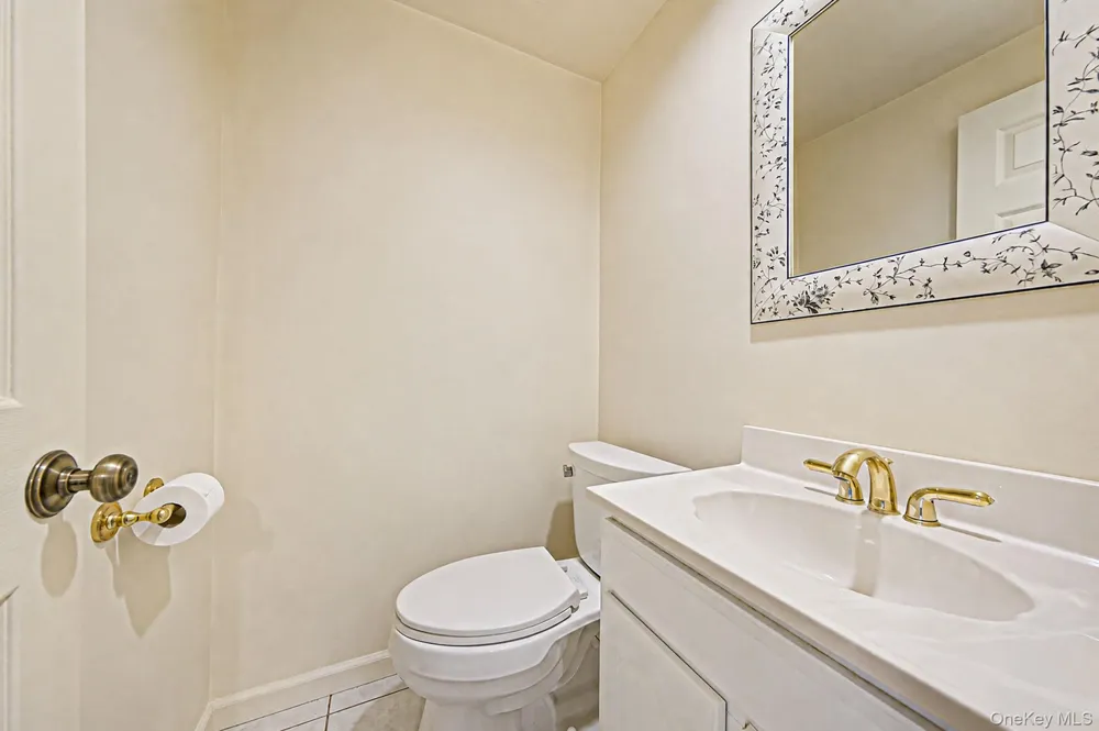 301 Birchwood Road Medford, NY 11763