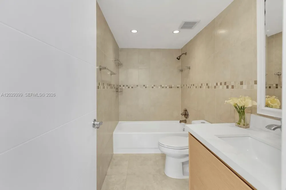 16518 NE 26th Ave #202 North Miami Beach, FL 33160