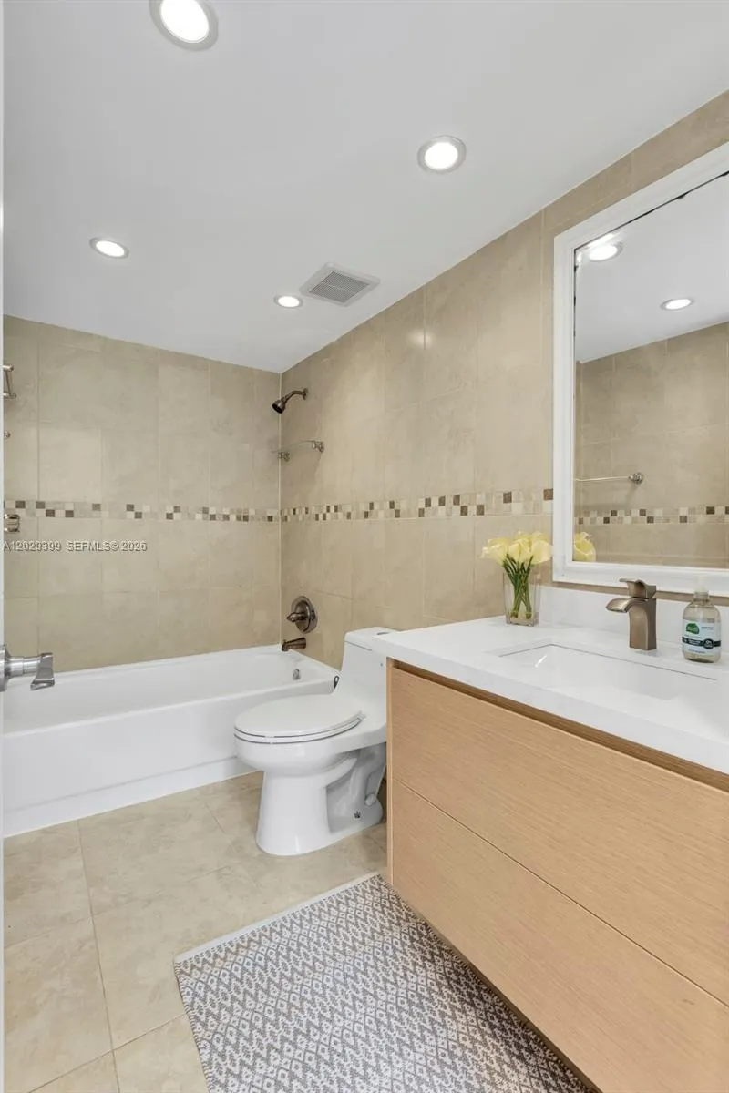 16518 NE 26th Ave #202 North Miami Beach, FL 33160