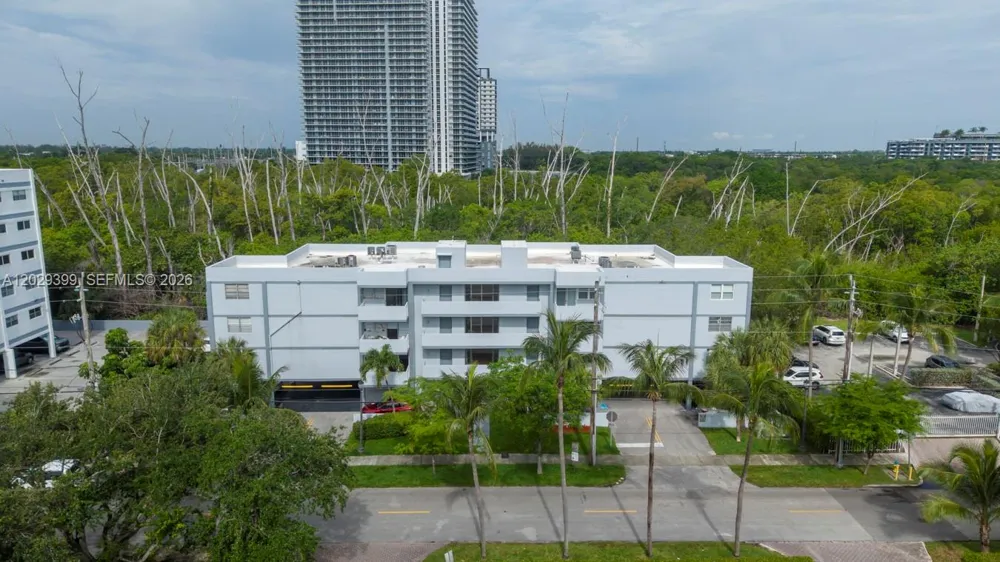 16518 NE 26th Ave #202 North Miami Beach, FL 33160