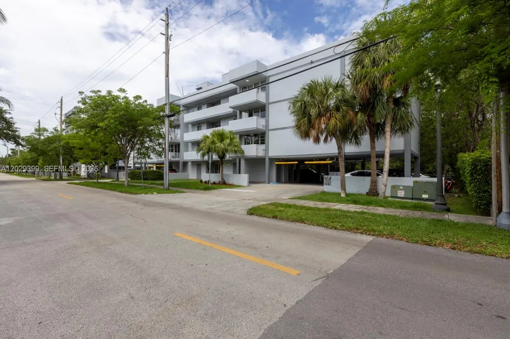 16518 NE 26th Ave #202 North Miami Beach, FL 33160