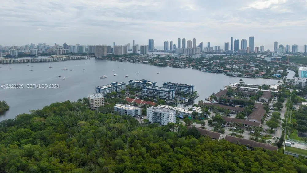 16518 NE 26th Ave #202 North Miami Beach, FL 33160