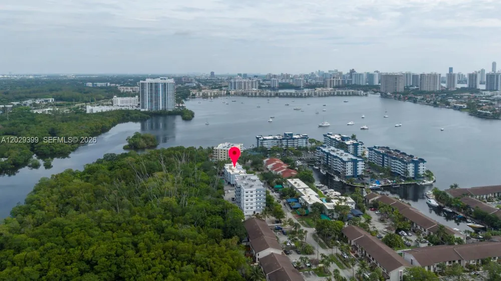16518 NE 26th Ave #202 North Miami Beach, FL 33160
