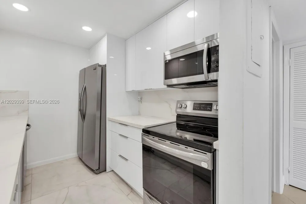 16518 NE 26th Ave #202 North Miami Beach, FL 33160