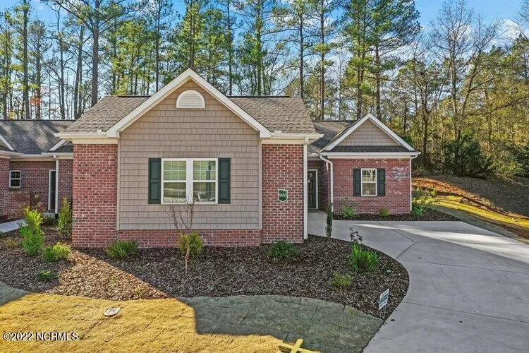 800 Lighthorse Circle Aberdeen, NC 28315