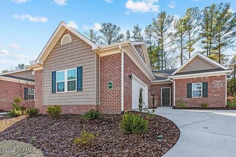 800 Lighthorse Circle Aberdeen, NC 28315