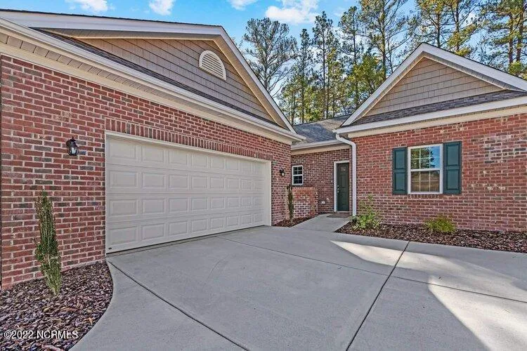 800 Lighthorse Circle Aberdeen, NC 28315
