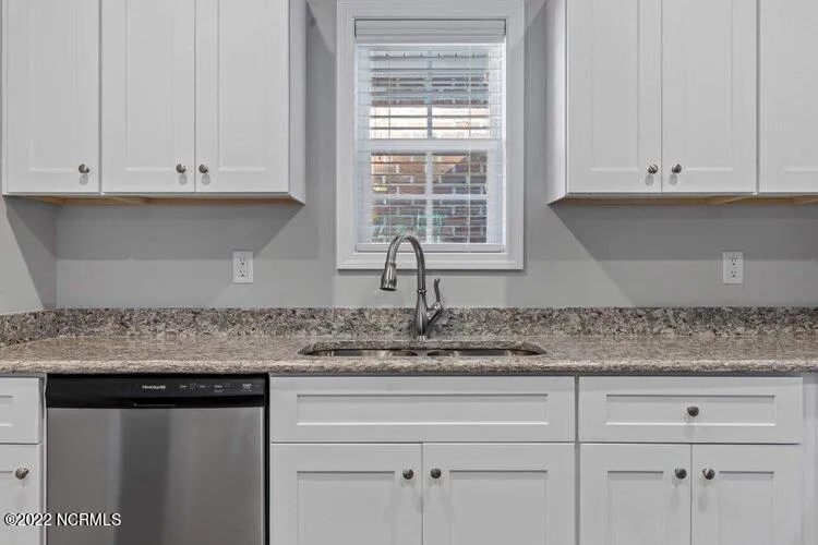 800 Lighthorse Circle Aberdeen, NC 28315