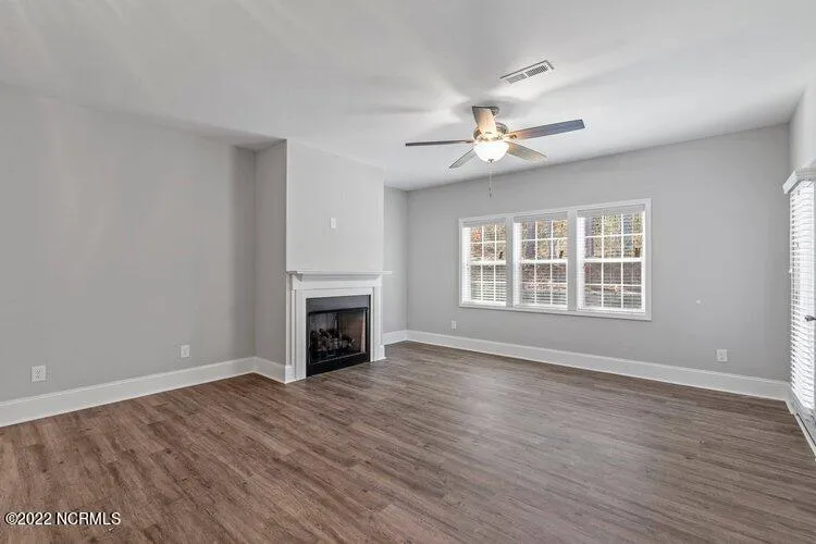 800 Lighthorse Circle Aberdeen, NC 28315