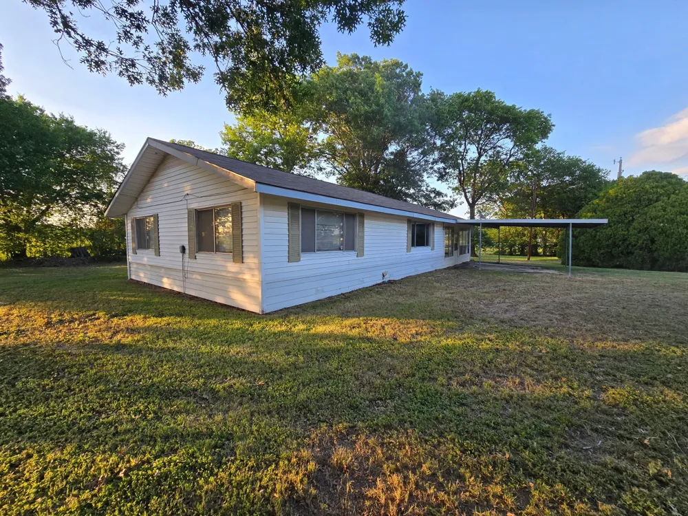 906 W Main Street Richland, TX 76681