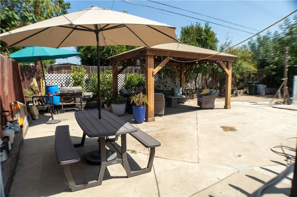 17827 E Laxford Azusa, CA 91702