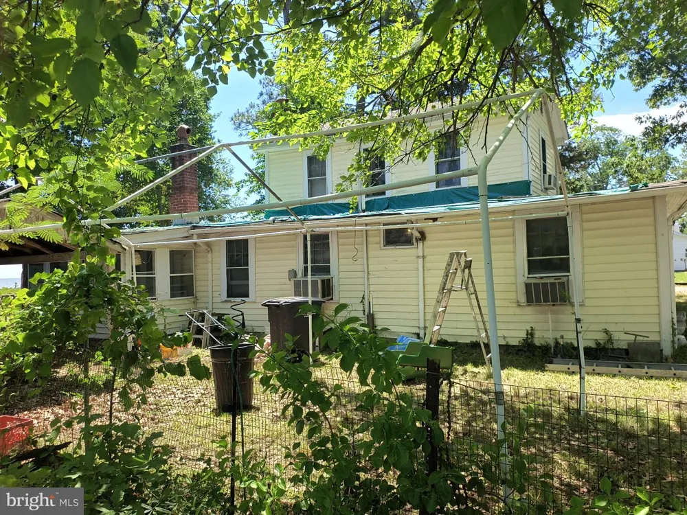 21 CHAMBERLAYNE STREET Colonial Beach, VA 22443