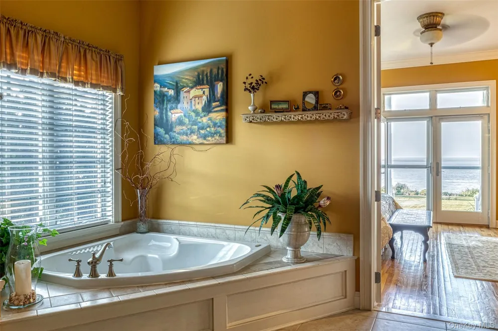 1640 Grandview Drive Orient, NY 11957