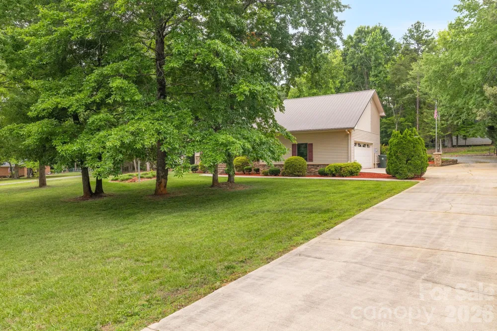 104 Willowbrook Drive Thomasville, NC 27360