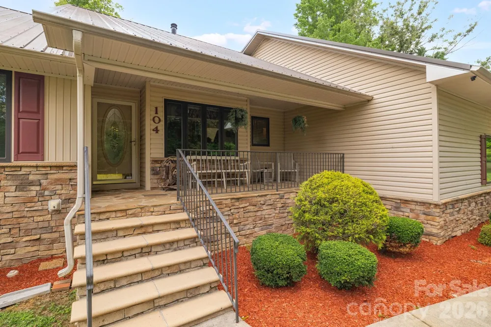 104 Willowbrook Drive Thomasville, NC 27360